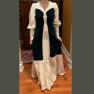 VINTAGE GUNNE SAX PRAIRIE VELVET LONG SLEEVE LACE DRESS GREEN & IVORY SIZE 13
